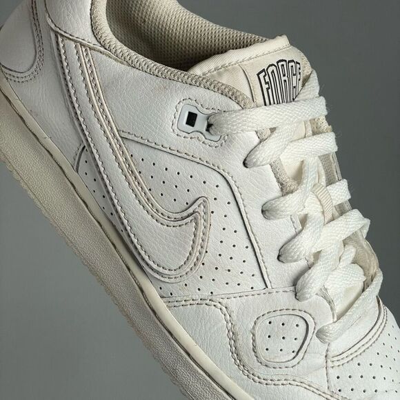 Nike‎ Son Of Force GS Womens 8.5 Triple White Leather Retro Sneakers (size 7Y) - Picture 3 of 10